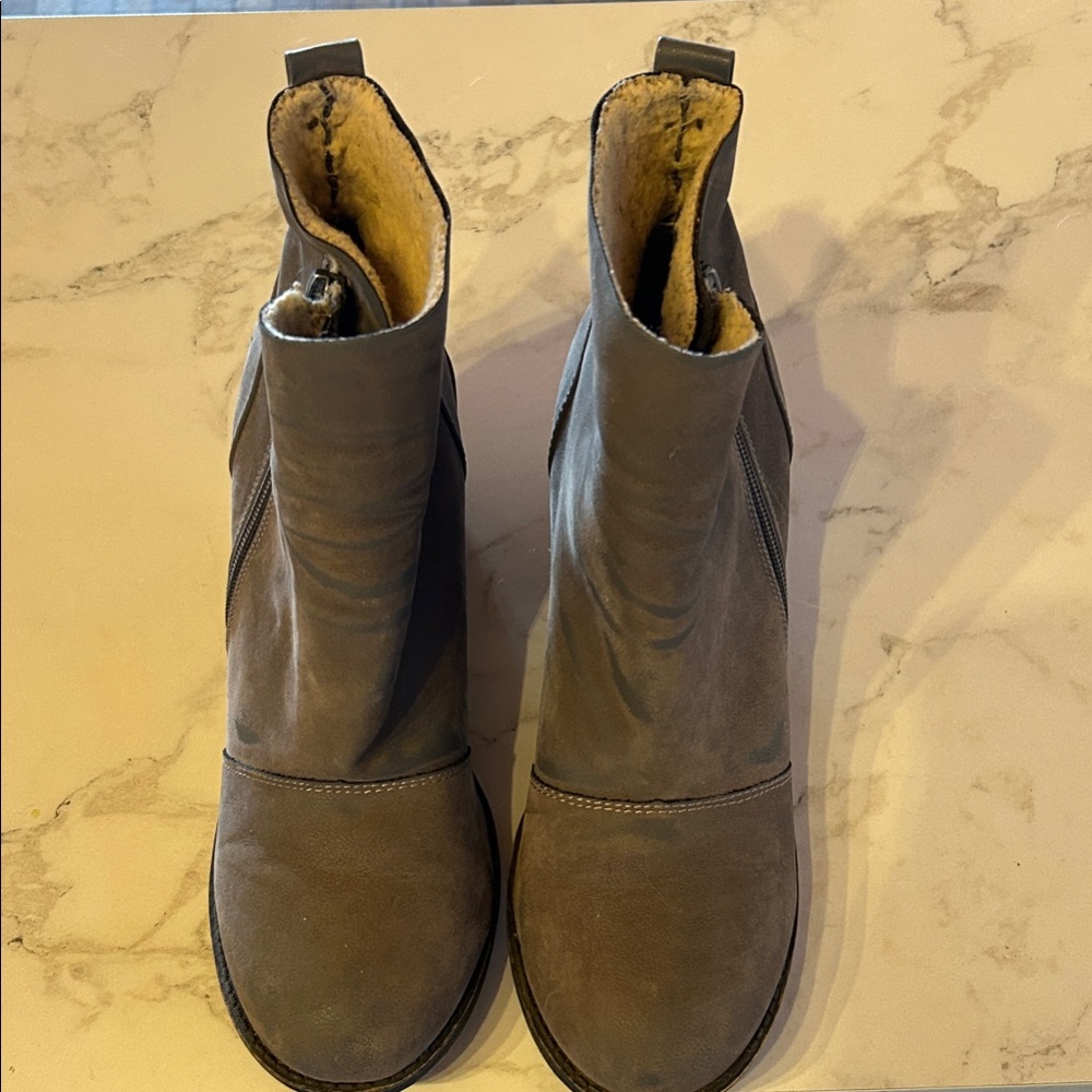 BLOWFISH Women's Ankle Boots with Fleece Lining